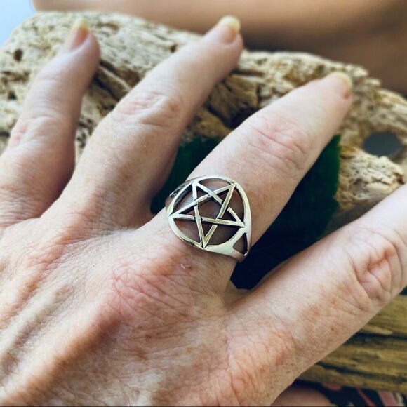 Sterling Silver Pentagram Ring - Picture 1 of 5
